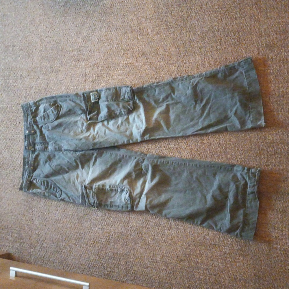 Jaded London cargos